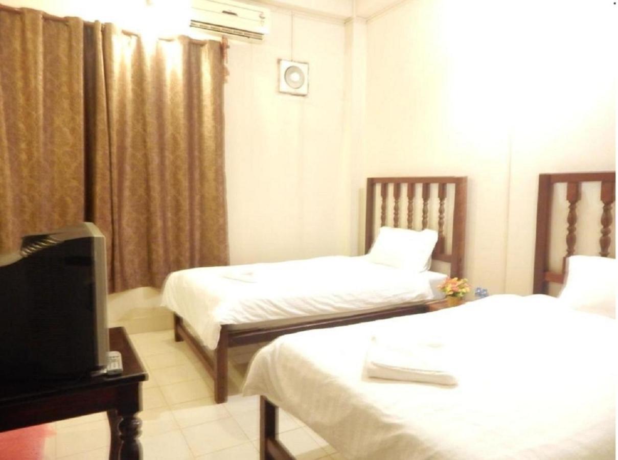 Vang Vieng Camellia Hotel מראה חיצוני תמונה