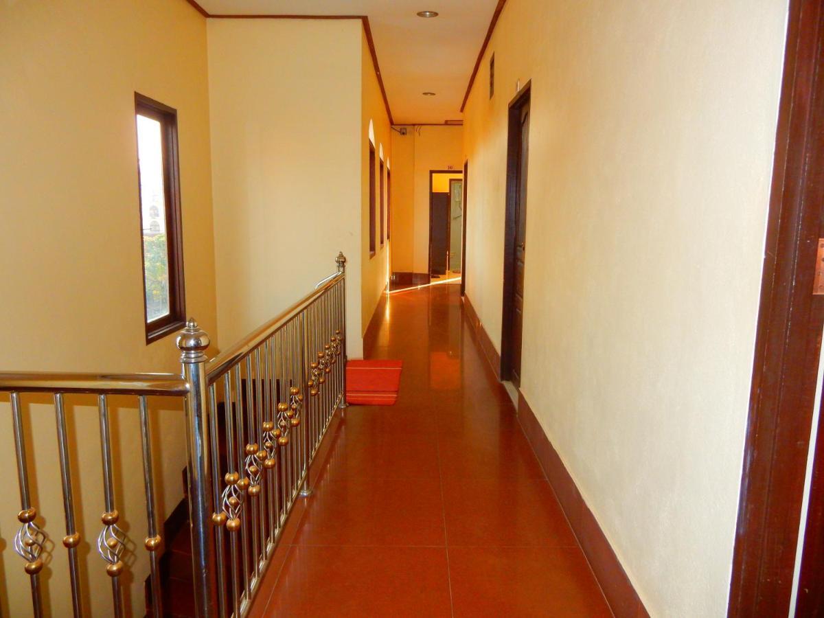 Vang Vieng Camellia Hotel מראה חיצוני תמונה
